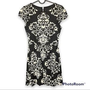 B. Darlin Black & Cream Paisley Dress Size 3/4